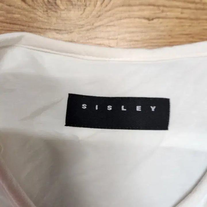 [BUNJANG] Sisley White Windbreaker Jacket / 시슬리 화이트바람막이