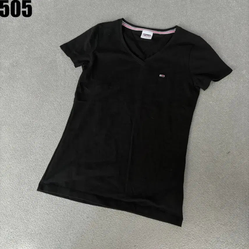 [BUNJANG] Tommy Hilfiger Black V-Neck T-Shirt / 타미힐피거 블랙 V넥 반팔 티셔츠