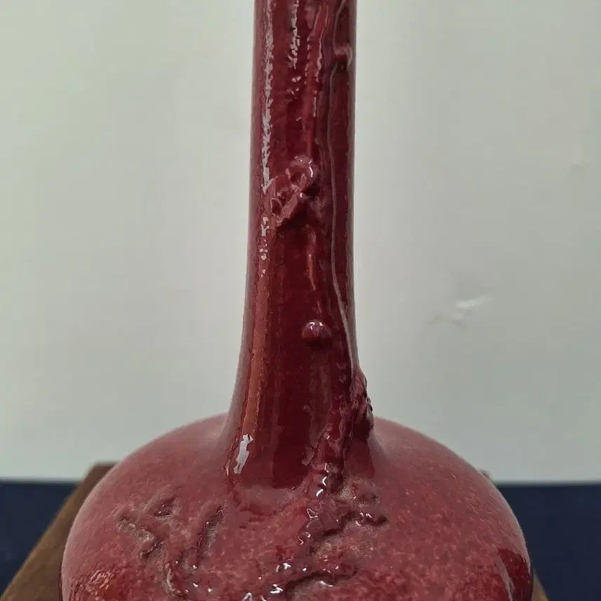 [BUNJANG] Jingdezhen Kiln Garnet Red Glaze Relief Plum Blossom Vase / 중국 도자기, 골동품, 경덕진요,보석홍유,양각매화문화병