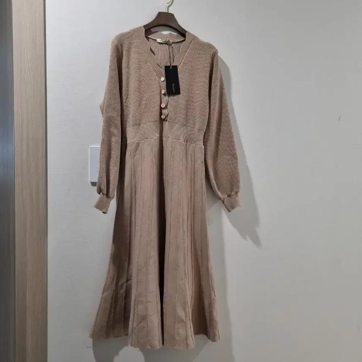 [BUNJANG] The IZ Knit Dress Beige Free Size / 더아이잗 니트 원피스 베이지 FREE 새상품