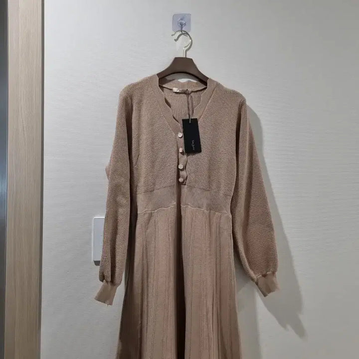 [BUNJANG] The IZ Knit Dress Beige Free Size / 더아이잗 니트 원피스 베이지 FREE 새상품