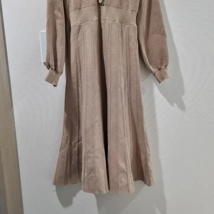 [BUNJANG] The IZ Knit Dress Beige Free Size / 더아이잗 니트 원피스 베이지 FREE 새상품