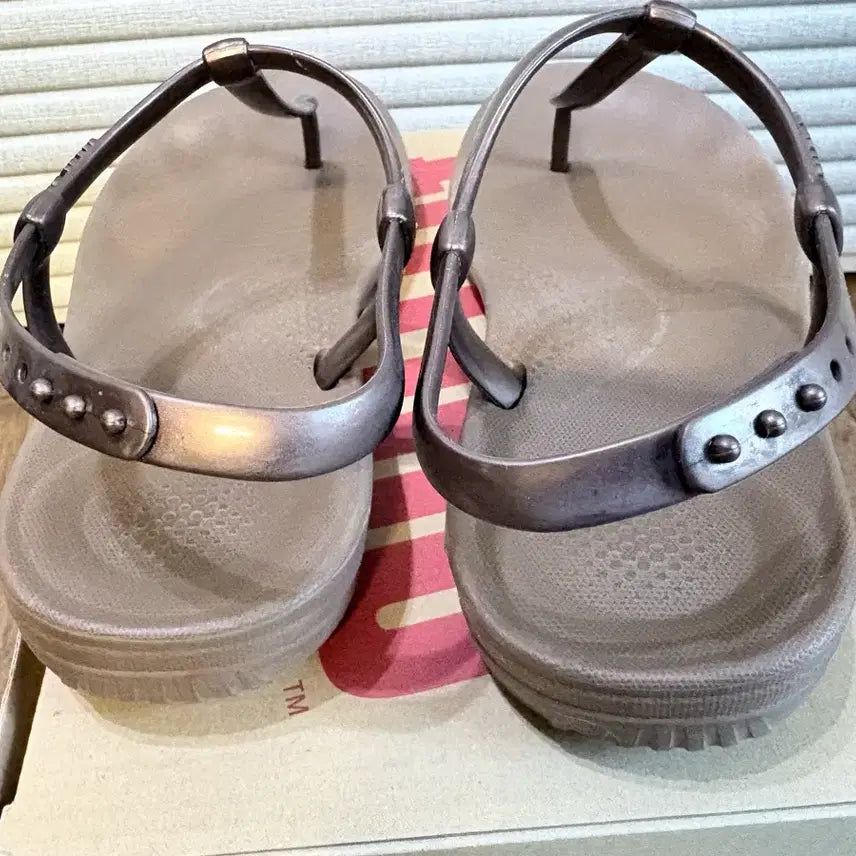 [BUNJANG] Fitflop Strappy Sandals / 핏플랍 스트랩샌들