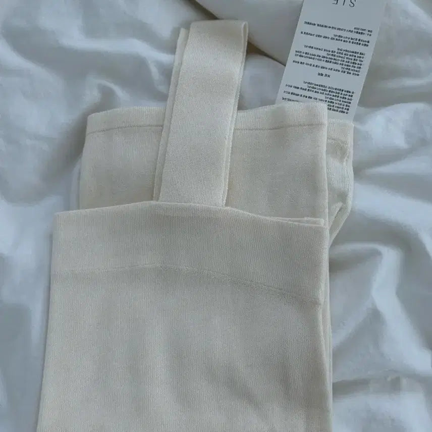 [SOLD OUT] [새상품] 시에 아르 소프티 슬리브리스 - 크림