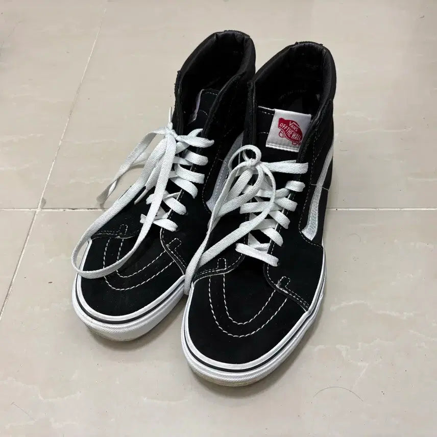 [BUNJANG] Vans Sk8-Hi Black Sneakers / 반스 스케이트 하이 블랙 (255)