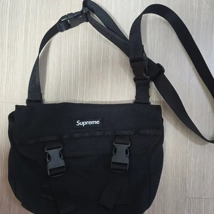 [BUNJANG] Supreme Mini Messenger Bag Black / 슈프림 미니 메신저 백