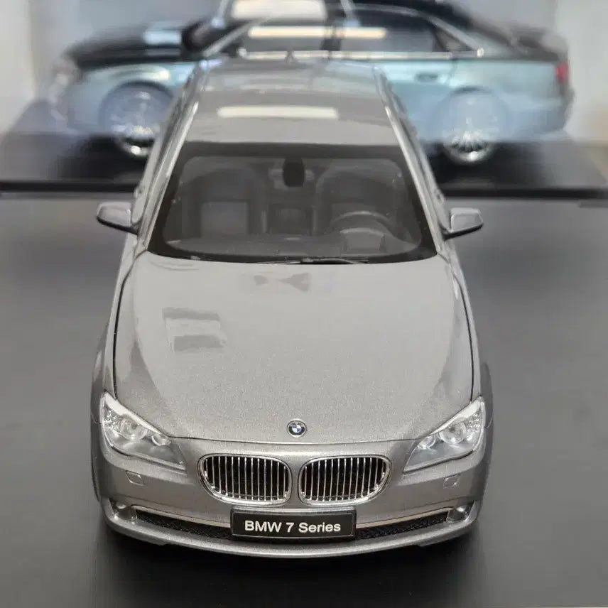 [BUNJANG] Kyosho 1:18 F02 750Li Diecast Model Car / 1:18 교쇼 750Li 다이캐스트(가격 인하)