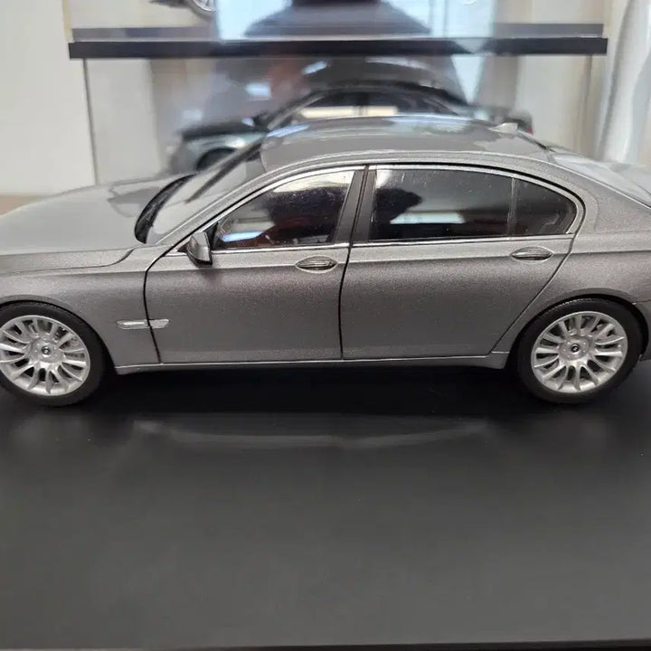 [BUNJANG] Kyosho 1:18 F02 750Li Diecast Model Car / 1:18 교쇼 750Li 다이캐스트(가격 인하)