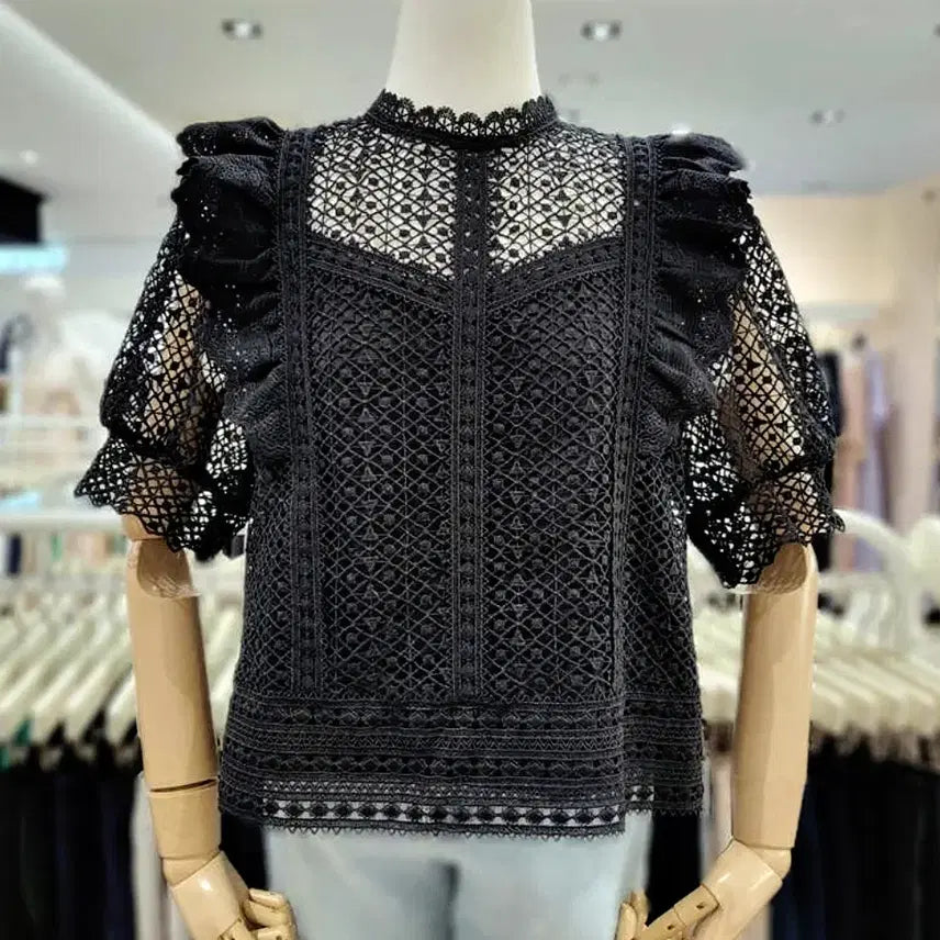 [BUNJANG] JIGOTT Ruffle Punching Lace Blouse / JJ지고트(JIGOTT) 러플 펀칭 레이스블라우스 55-66