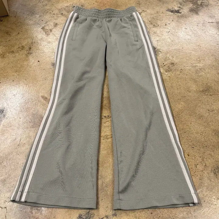 [BUNJANG] Adidas 3-Stripes Track Pants Khaki / [정품/XS] 아디다스 삼선 트레이닝 바지 카키