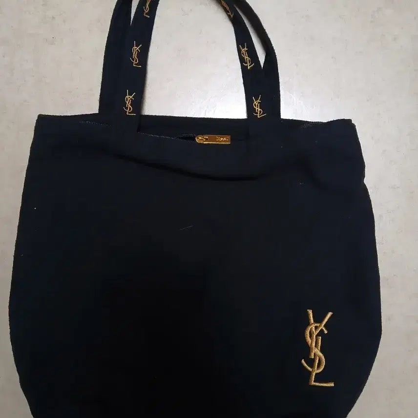 [BUNJANG] Saint Laurent Black Eco Bag with Gold Logo / 생로랑 에코백