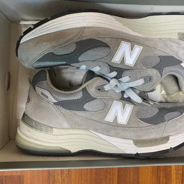 [BUNJANG] New Balance 992 Grey (M992GR) Shoes / 뉴발란스 992 그레이 220 (M992GR)