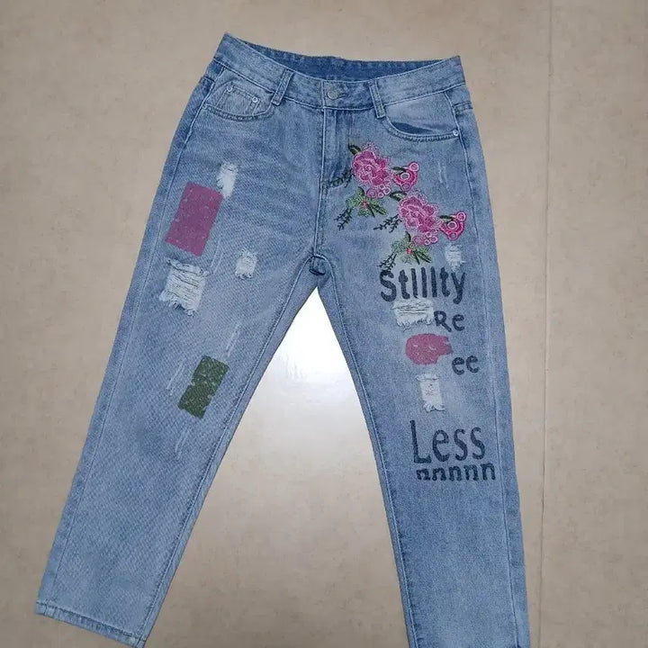 [BUNJANG] Patch Denim Jeans with Floral Embroidery / 패치 데님 청바지 꽃 자수