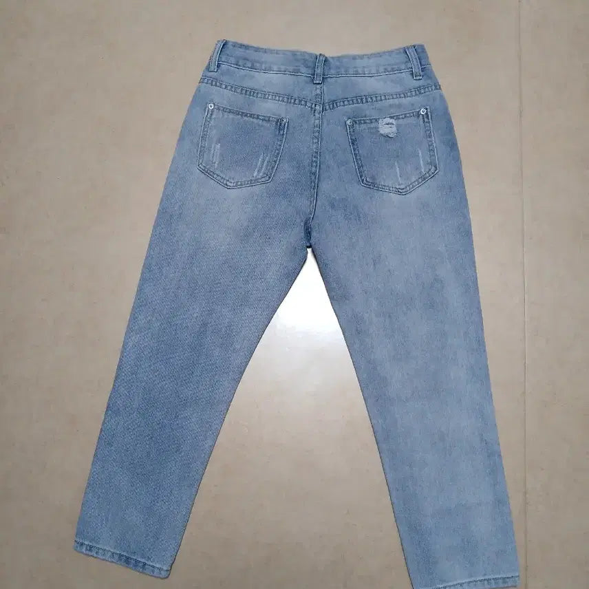 [BUNJANG] Patch Denim Jeans with Floral Embroidery / 패치 데님 청바지 꽃 자수
