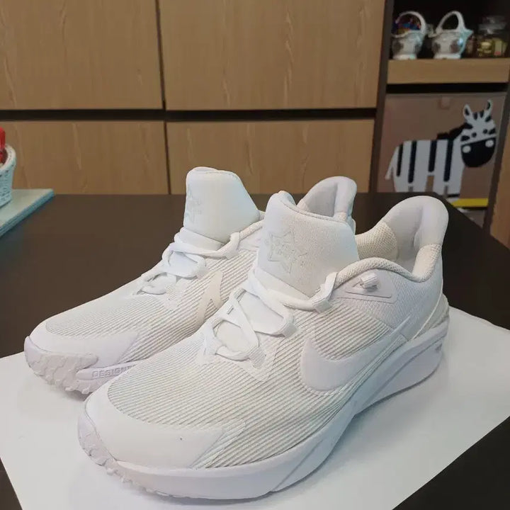 [BUNJANG] Nike White Running Shoes Sneakers 245 / 새상품 나이키  화이트 러닝화 운동화 245