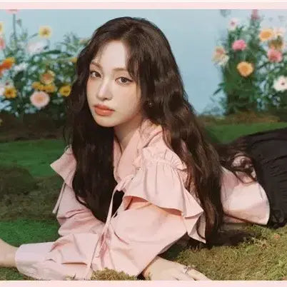 [BUNJANG] 8seconds x Kim Min-ju Collaboration Lizzy Blouse / 민주킴 에잇세컨즈 콜라보 제품 리즈 블라우스