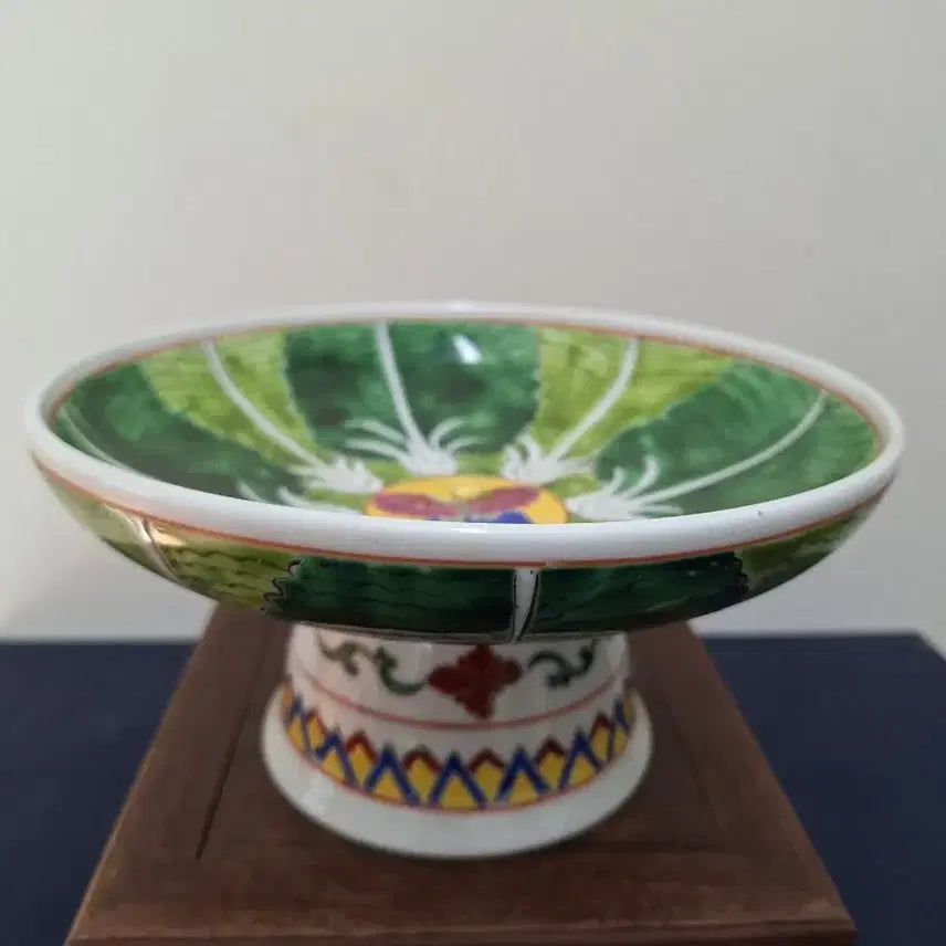 [BUNJANG] Chinese Antique Celadon Porcelain Dish with Butterfly Motif / 중국 도자기, 골동품, 분채,호접문고족반