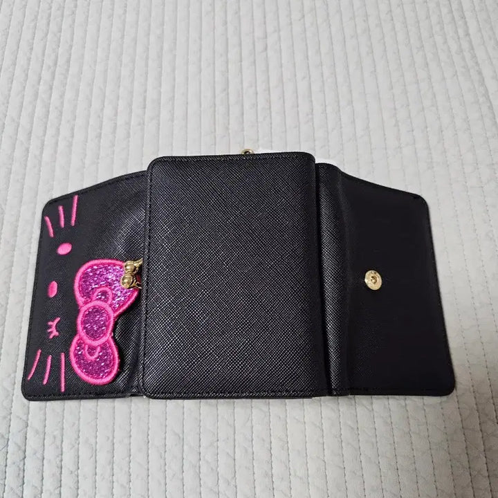 [BUNJANG] Hello Kitty Black Pink Bifold Wallet / 키티 블랙핑크 반지갑