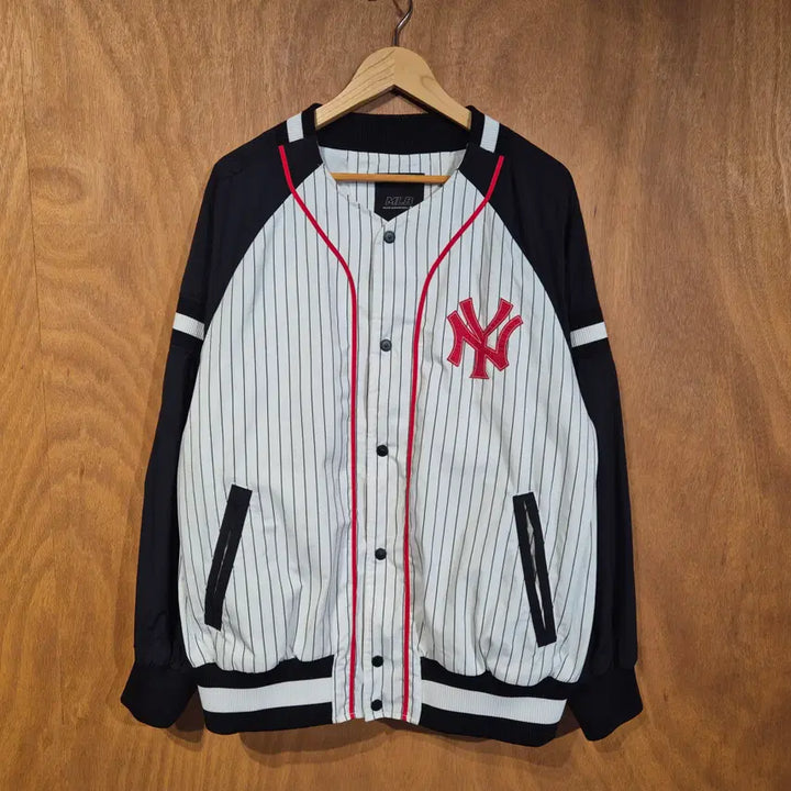 [BUNJANG] MLB New York Yankees Varsity Jacket / MLB 엠엘비 양키즈 바시티 자켓 105 (번690
