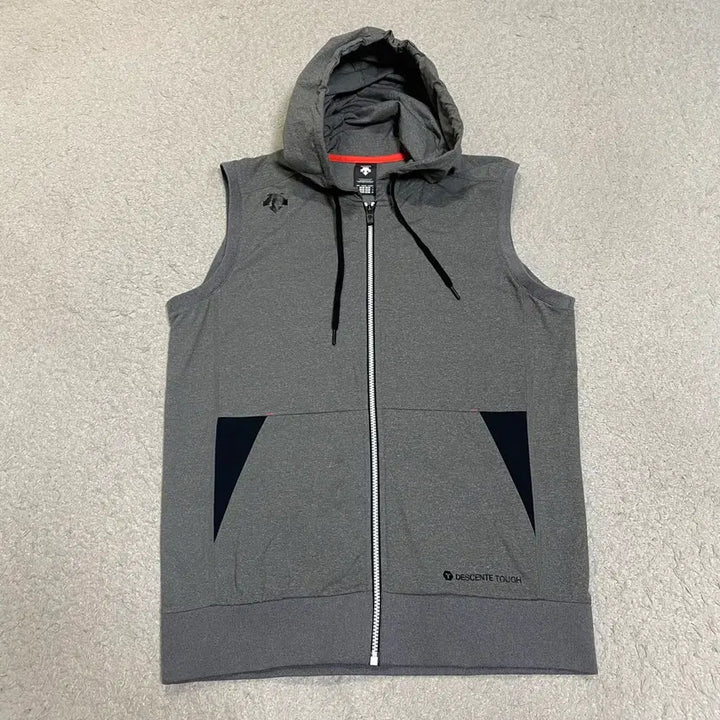 [BUNJANG] Descente Grey Hooded Vest 100 / 데상트 터프 회색 후드 조끼 100