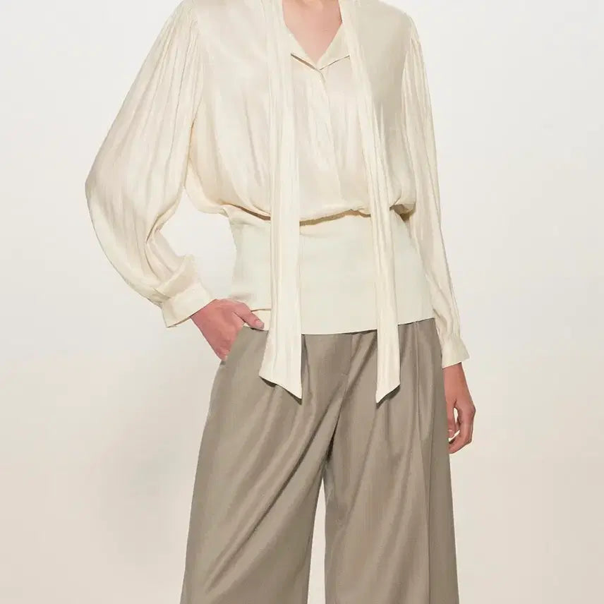 [BUNJANG] Time (by Hansem) Italian Fabric Tie Blouse / 한섬 타임 이태리원단 타이 블라우스