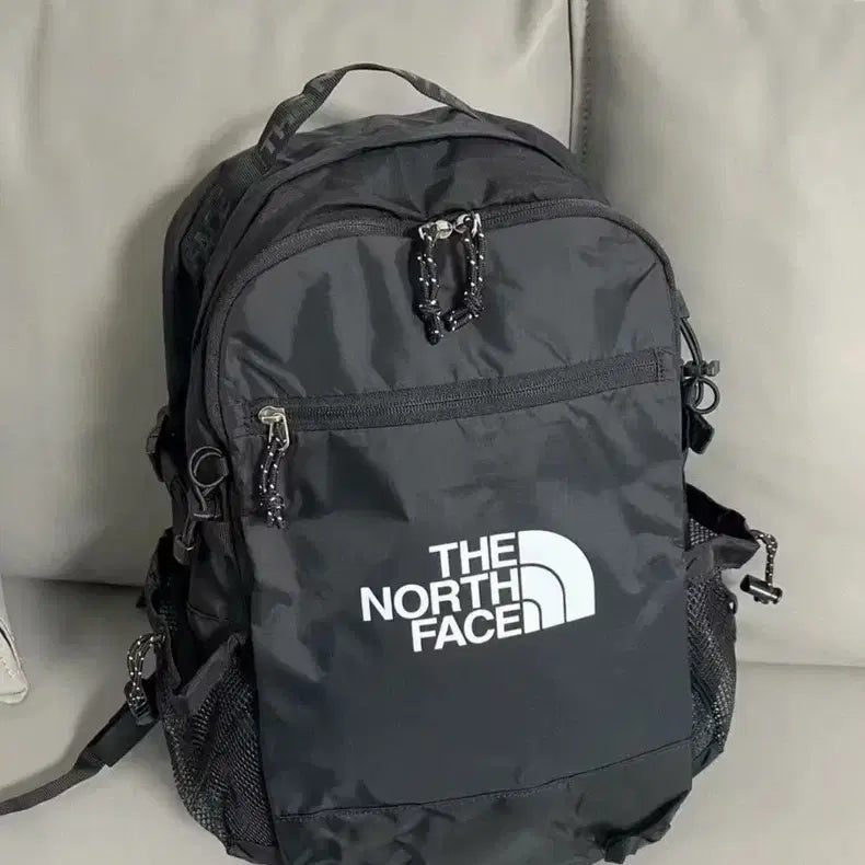 [BUNJANG] The North Face Unisex Backpack with Pouch / 노스페이스  백팩 남녀공용  신학기 가방  파우치증정