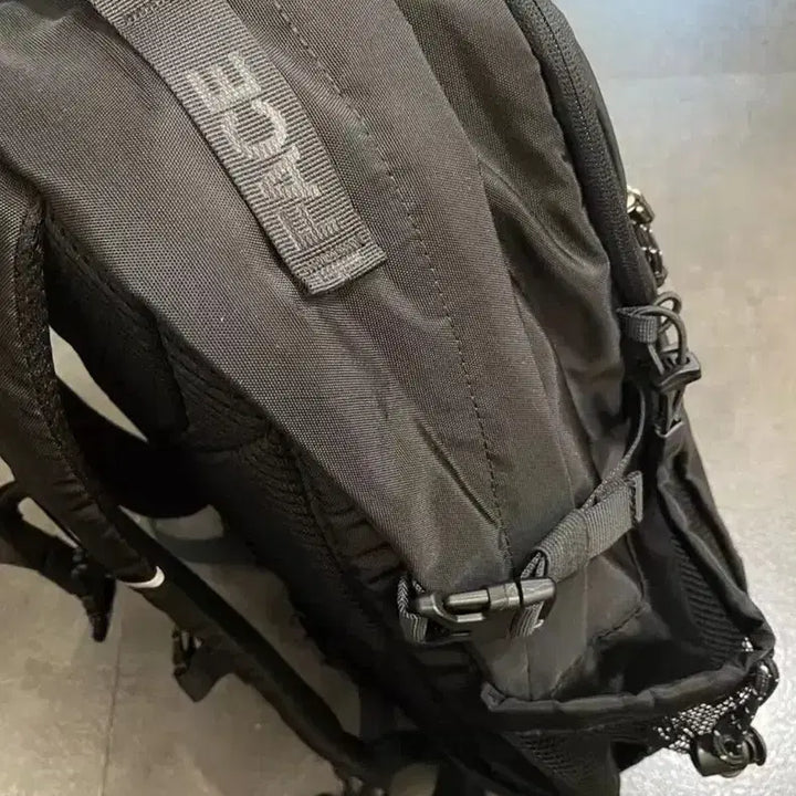 [BUNJANG] The North Face Unisex Backpack with Pouch / 노스페이스  백팩 남녀공용  신학기 가방  파우치증정
