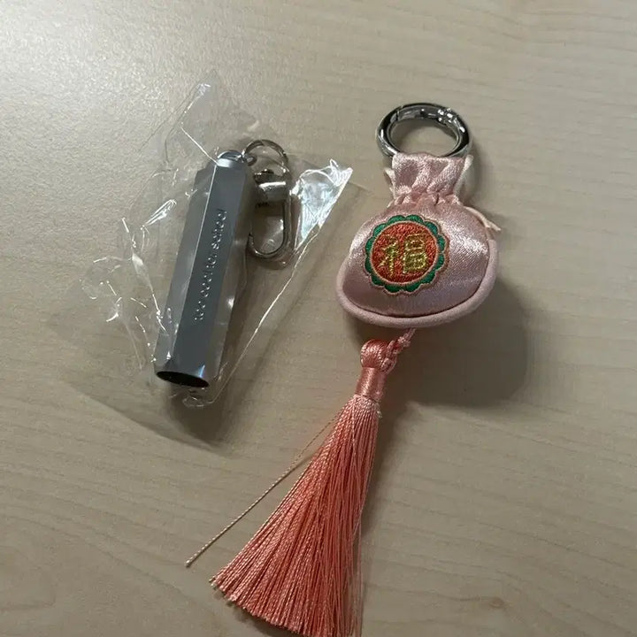 [BUNJANG] Clio Lucky Pouch Tassel Keychain + Too Cool For School Pencil Holder Keychain Set / 클리오) 복주머니 태슬 키링 + 투쿨 ) 연필꽂이 키링