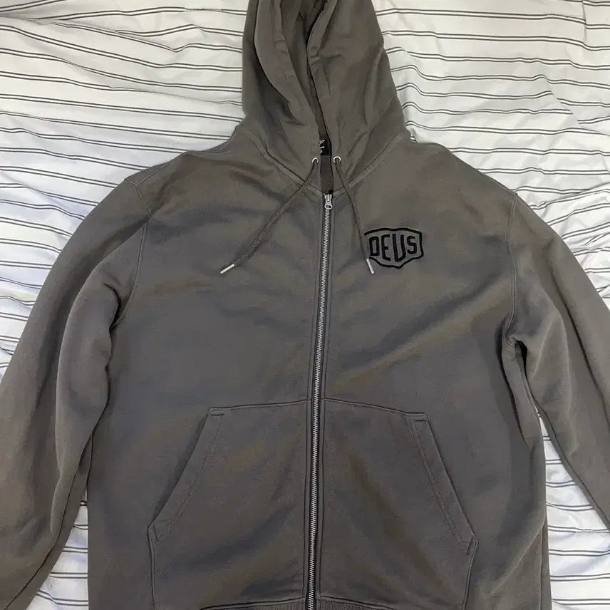 [BUNJANG] Deus Ex Machina Charcoal Hoodie Zip-up XL / 데우스 엑스 마키나 차콜 후드 집업 2XL