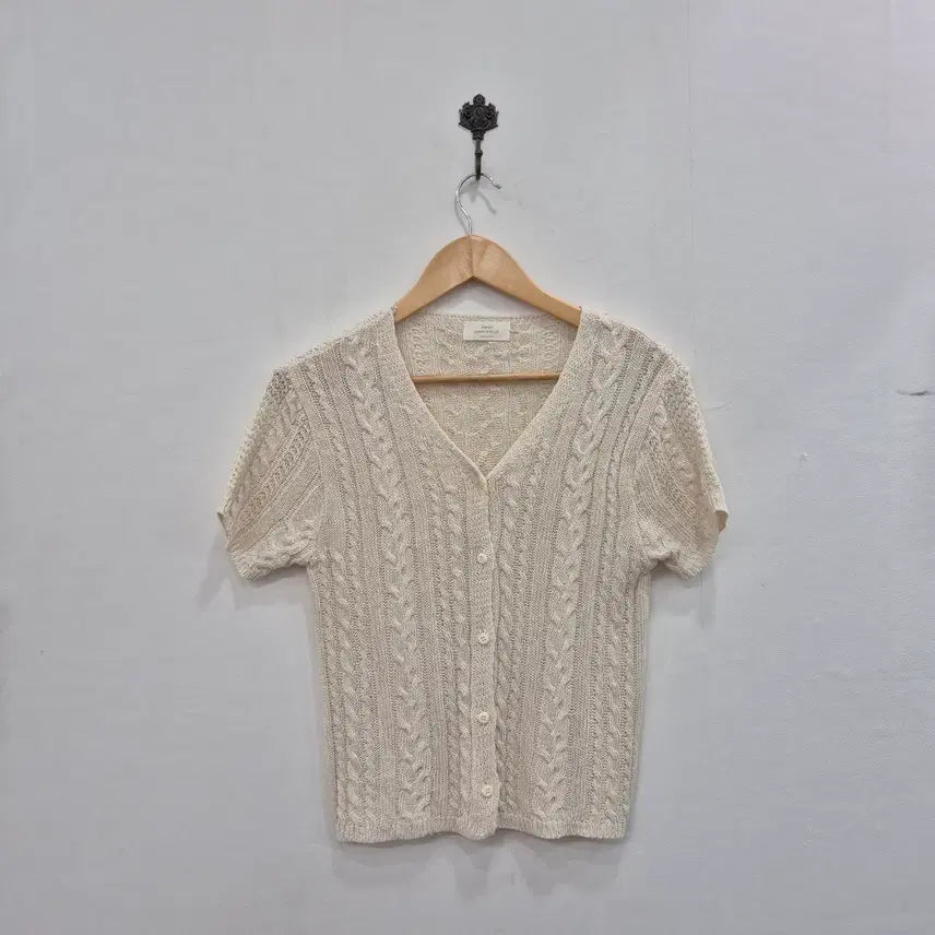 [BUNJANG] Short-Sleeve Cable Knit Cardigan / 반팔 꽈배기 니트 가디건