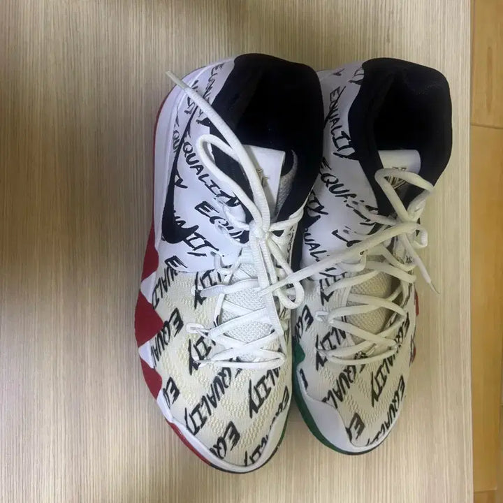 [BUNJANG] Nike Kyrie 4 Equality Basketball Shoes / 나이키 카이리4 EQUALITY 농구화