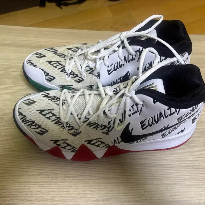 [BUNJANG] Nike Kyrie 4 Equality Basketball Shoes / 나이키 카이리4 EQUALITY 농구화