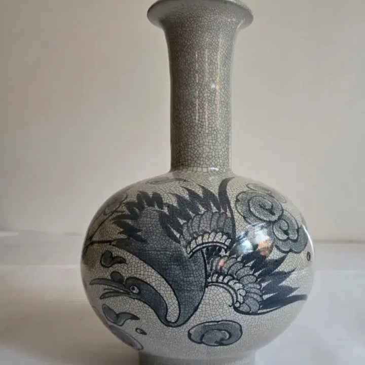 [BUNJANG] Joseon Dynasty White Porcelain Vase with Cloud and Crane Motif / 백자 운학문 도자기  주병  입니다