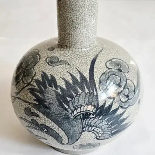 [BUNJANG] Joseon Dynasty White Porcelain Vase with Cloud and Crane Motif / 백자 운학문 도자기  주병  입니다
