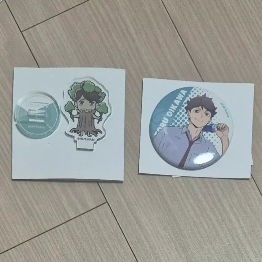 [BUNJANG] Haikyuu Aobajosai Oikawa Toru Acrylic Stand &amp; Badge Set / 하이큐 아오바죠사이 오이카와 토오루 아크릴 스탠드 뱃지 세트
