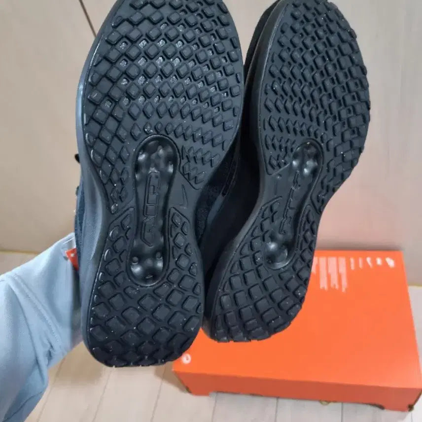 [BUNJANG] Nike Winflo 11 Running Shoes 245 / 미시착새상품)) 나이키 윈플로우11 러닝운동화 245