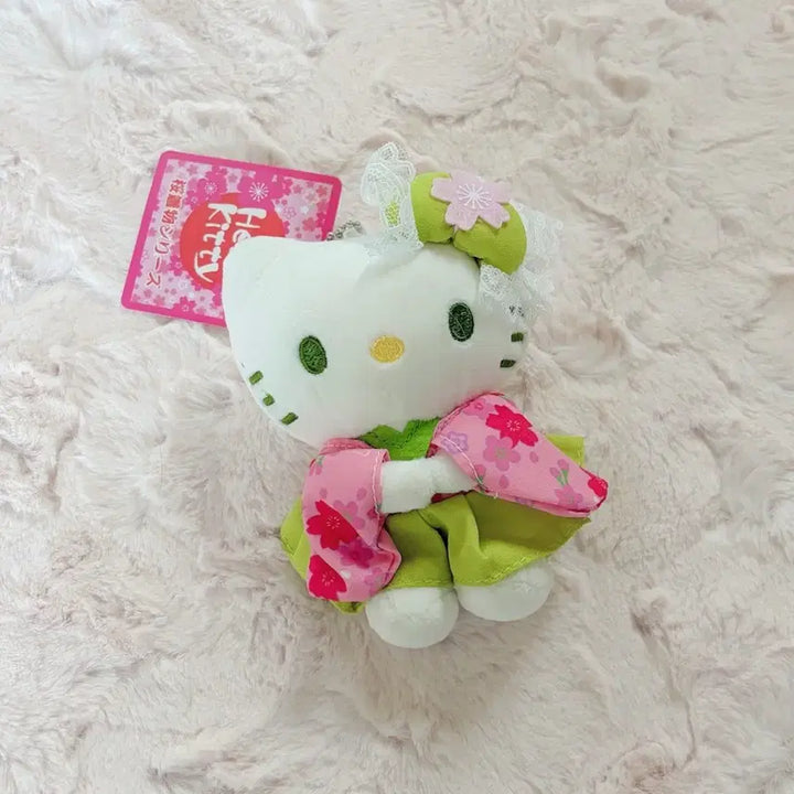 [BUNJANG] Hello Kitty Matcha Kimono Plush Doll Keychain / [새상품] 헬로키티 말차 기모노 인형 키링