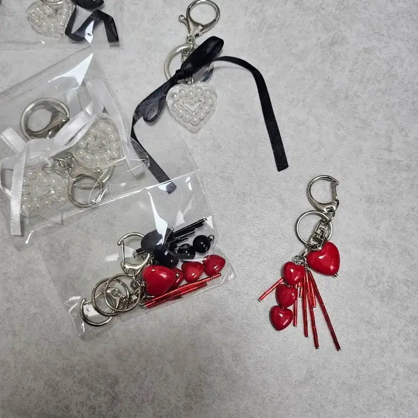 [BUNJANG] Heart Ribbon Keychain Set (7 Pieces) / 하트 리본 키링 7개세트