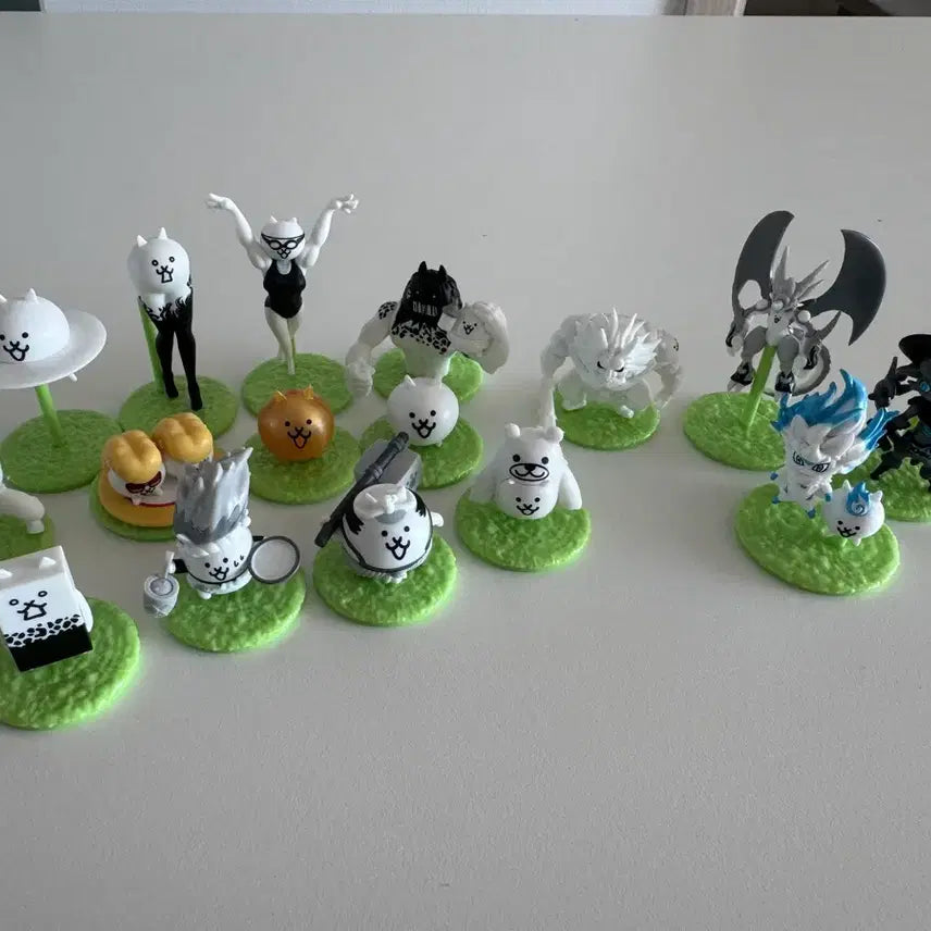 [BUNJANG] The Battle Cats Choco Egg Full Set of 16 / 냥코대전쟁 초코에그 16종 풀셋