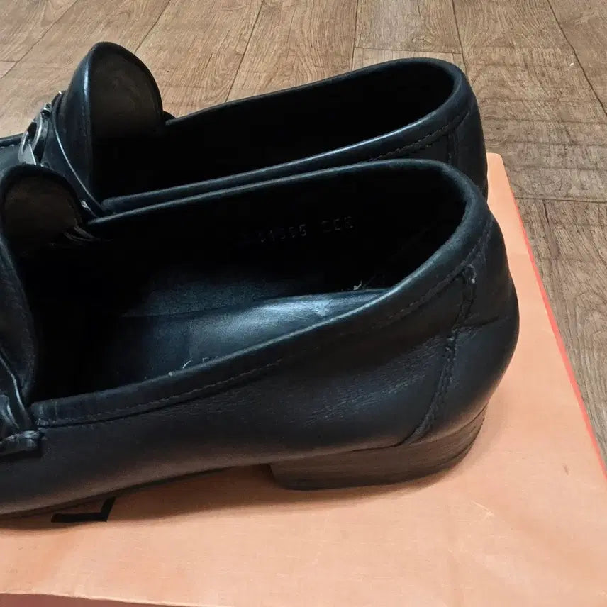 [BUNJANG] Salvatore Ferragamo Gancini Leather Loafers / 페라가모 간치니 남자 로퍼구두 260~265