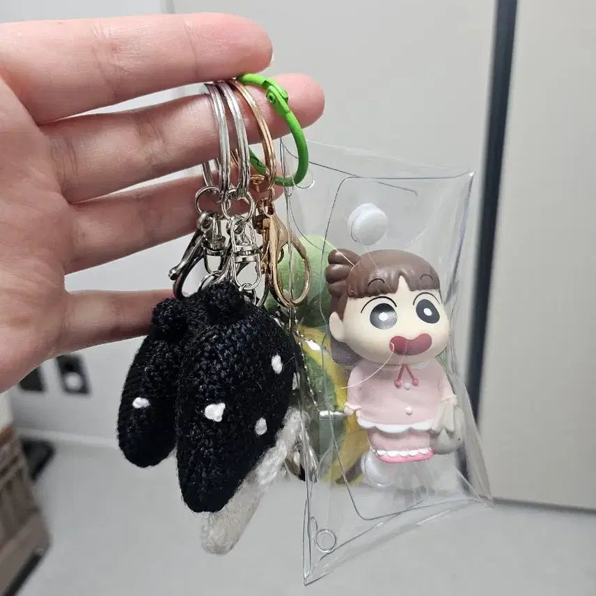 [BUNJANG] Crayon Shin-chan Mushroom Charm Set (4 pcs) / 짱구는못말려/버섯 키링 4개 세트