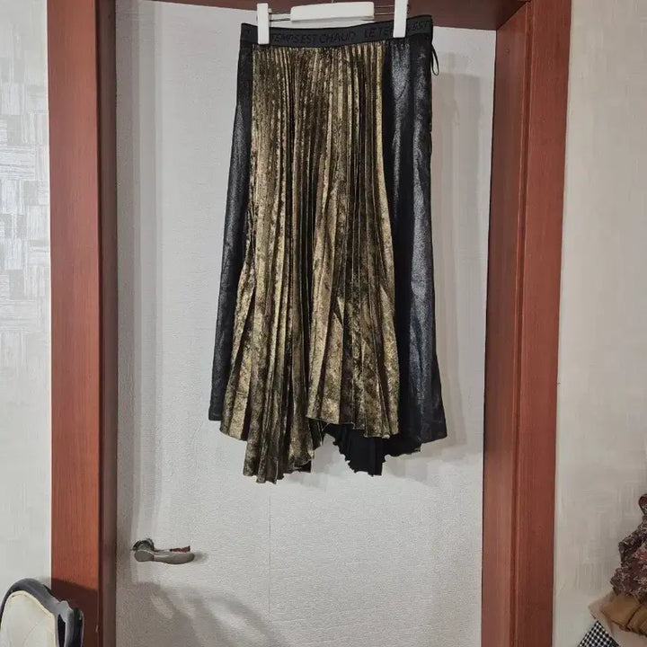 [BUNJANG] Time Collection Pleated Long Skirt with Leather Accent / 가격인하~~타임 롱 스커트