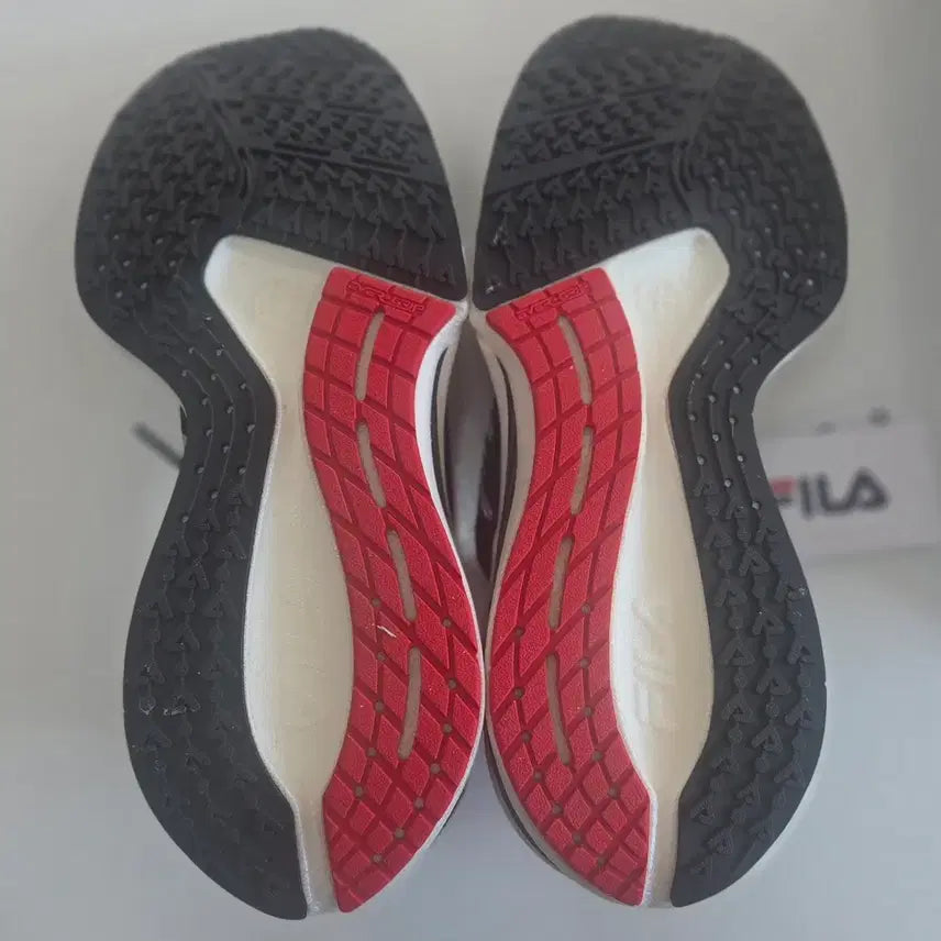 [BUNJANG] Fila Float Elite Running Shoes - Size 285 - New / 휠라 플로트 엘리트 런닝화 285 새상품