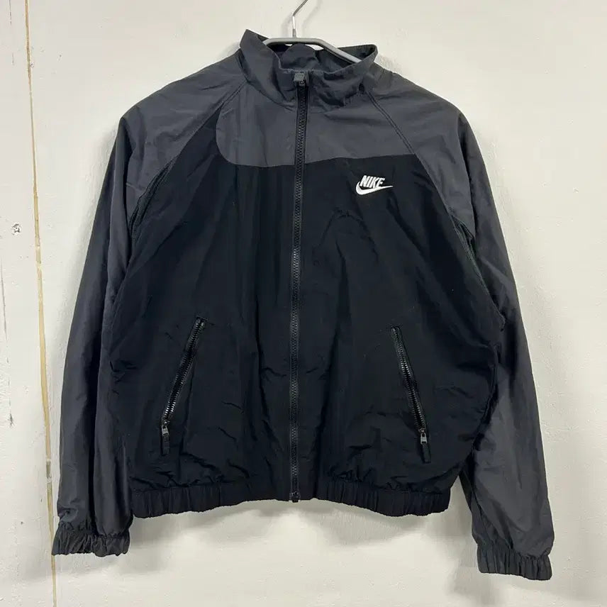[BUNJANG] Nike Black Windbreaker Jacket (Size XS) / 000-C (XS) 나이키 블랙 바람막이 자켓