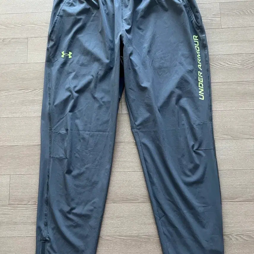 [BUNJANG] Under Armour Launch Textured Training Pants Grey / 언더아머 트레이닝 바지 그레이