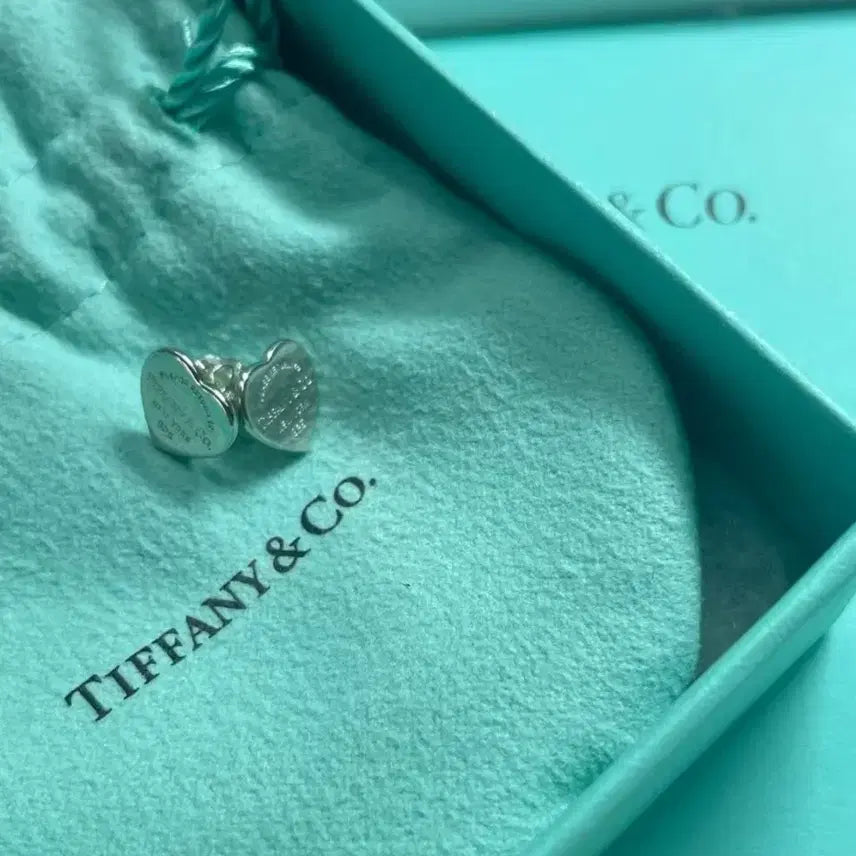 [BUNJANG] Tiffany &amp; Co. Mini Heart Earrings Silver / 티파니미니 하트 실버 귀걸이