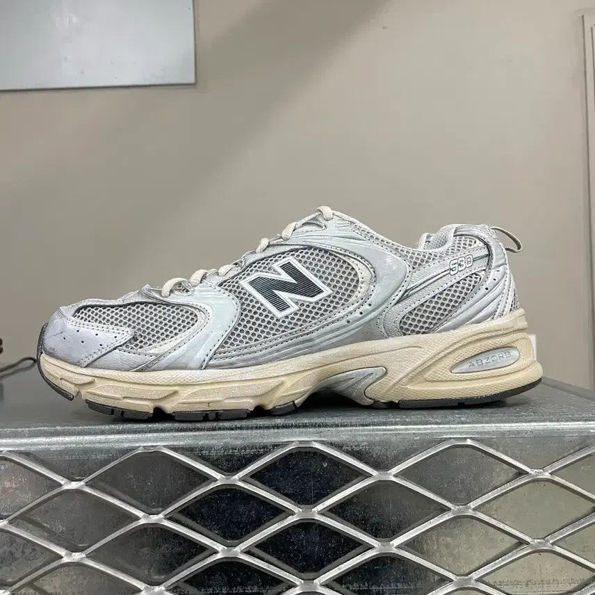 [BUNJANG] New Balance 530 Metallic Silver / 뉴발란스 530 메탈릭 실버 280 (gr-4795)