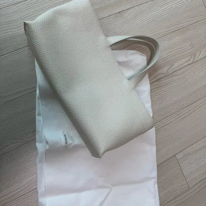 [BUNJANG] Accessory Wide Bag Mini Ivory / 네세서리 와이드백 미니 아이보리