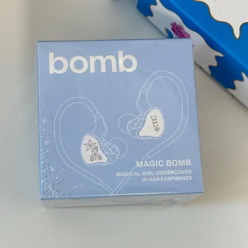 [BUNJANG] ILLIT Mini Album Vol. 3 MACHI Version In-Ear Earphones (Sealed) / 아일릿 미니앨범 3집 마치 버전 인이어 이어폰 미개봉