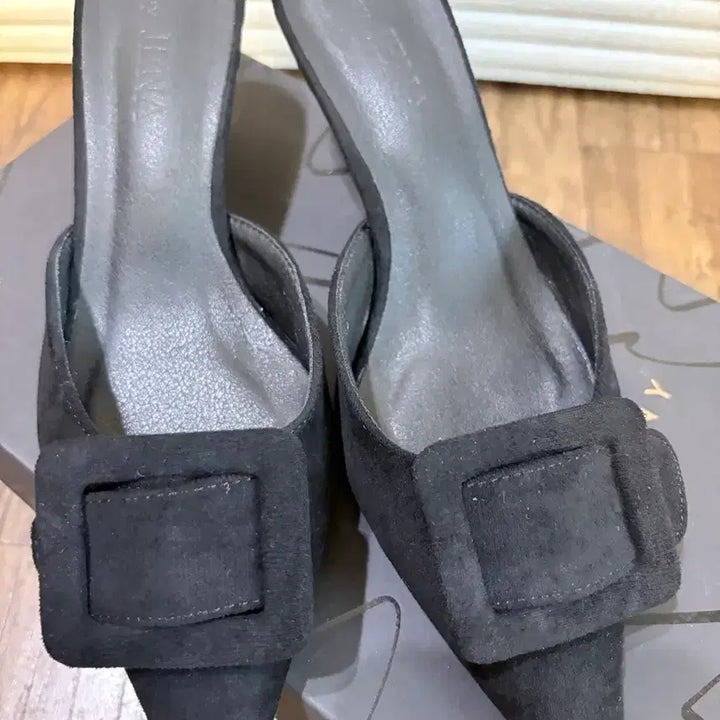 [BUNJANG] Suede Slingback Heels with Ribbon Detail / 스웨이드 슬링백